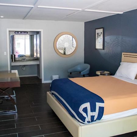 The Grand Motel Macon Bagian luar foto